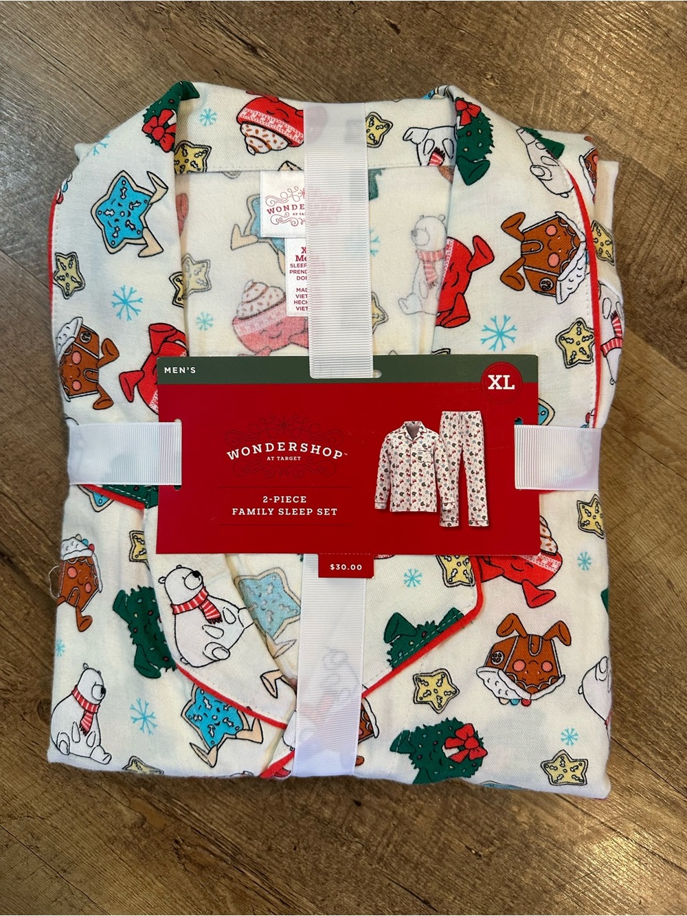 Wondershop Men’s White Holiday Print Pajama Set